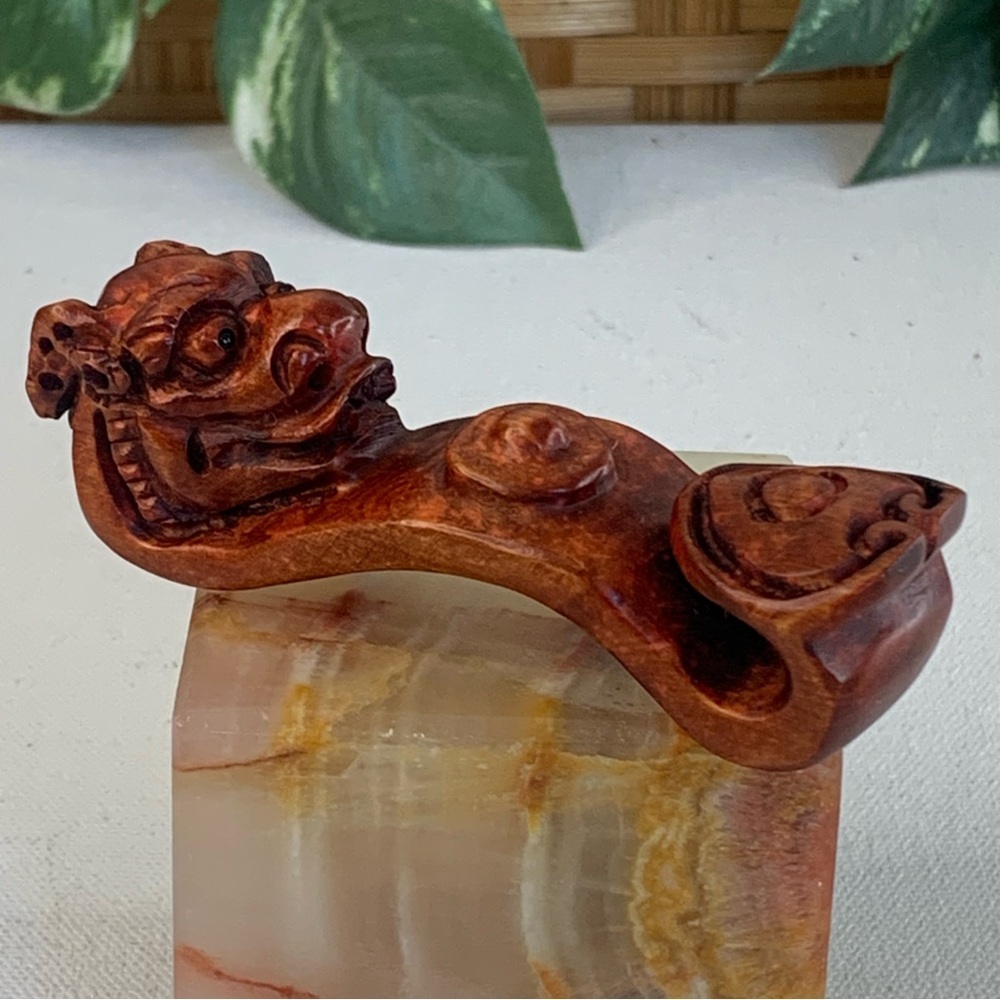 Netsuke Chinese Boxwood Hand Carved Dragon Statue Tea Toy Pet Fengshui Art Deco